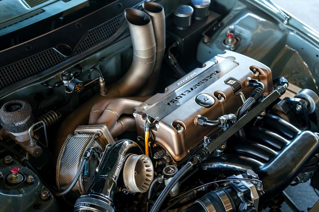 Cutaway of oil-free turbocharger unit